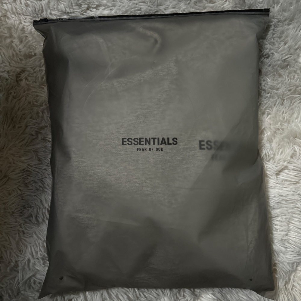 Essentials - Picture 7 of 7